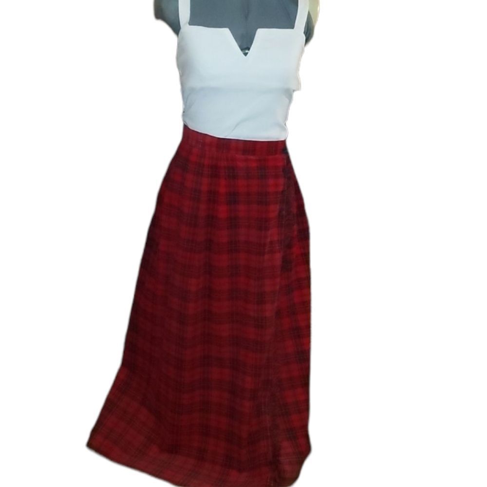 Susan Bristol vintage tartan skirt size 14 (Fits more like a size 10-12 at waist